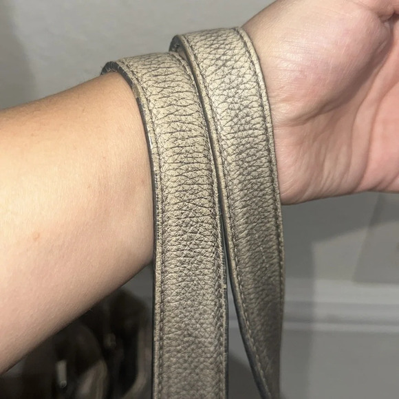 MICHAEL KORS | Beverly Large Silver Satchel - Picture 8 of 10